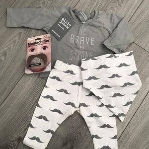 Baby Boys Outfit (shirt, pants, bib, soother)